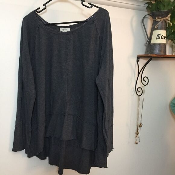 Xl fits 3X Distressed hem hi lo ruffle bottom top! - Picture 2 of 4